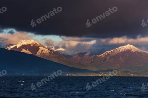 Preview: Lake in Patagonia