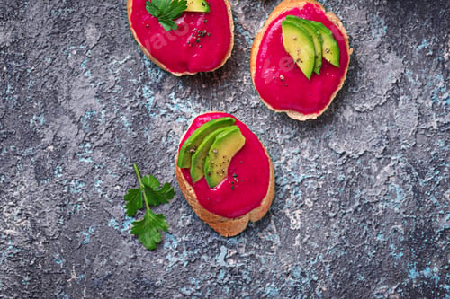 Preview: Healthy vegan toasts with beetroot hummus