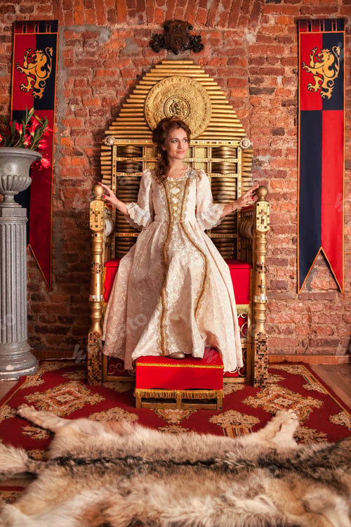Preview: Regal Elegance Captured in a Vibrant Outdoor Setting With Historical Inspiration