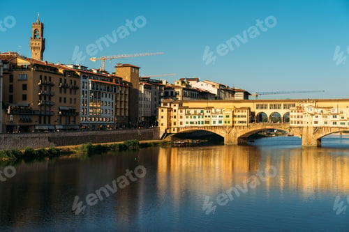 Preview: Beautiful shot of the Ponte Vecchio in Florence Italy
