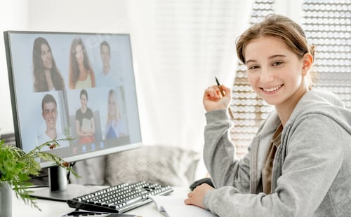 Preview: Girl studying at home