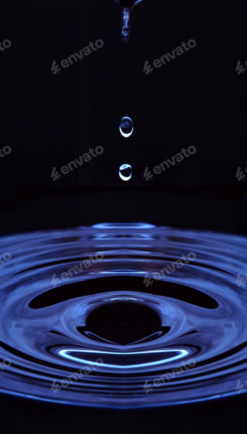 Preview: Tranquil blue water droplets and ripples