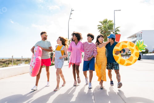 Preview: Group of young best friends bonding outdoors