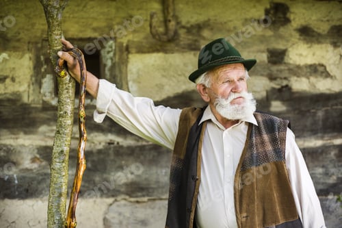 Preview: Old farmer