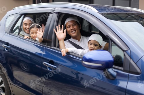 Preview: Muslim Family Going Mudik