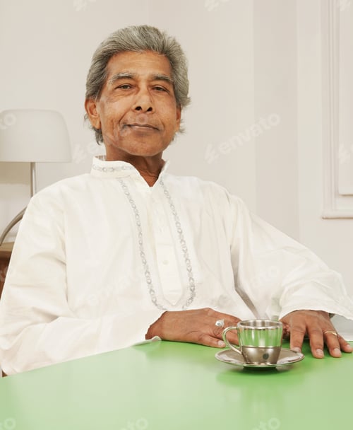 Preview: Senior man with a cup of tea