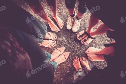 Preview: group of woman from high point of view with seven legs