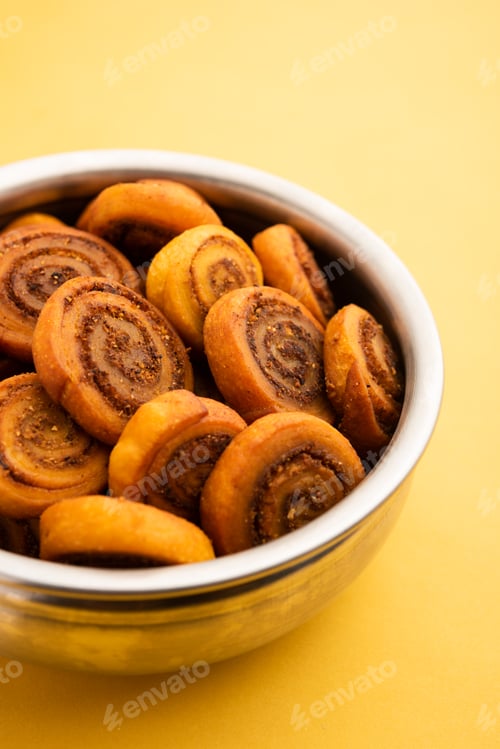 Preview: Indian Fried Bhakarwadi Tea Time Snack also known as bakarwadi, bakarvadi, bakar vadi or spring roll