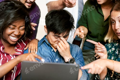 Preview: Colleagues streaming a video on a tablet