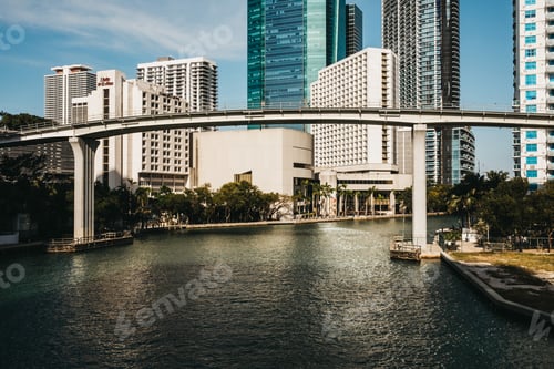 Preview: River flowing through metropolis