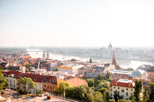 Preview: Cityscape view on Budapest