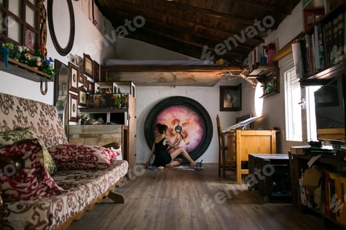 Preview: Painter finishes her great painting lying on the floor