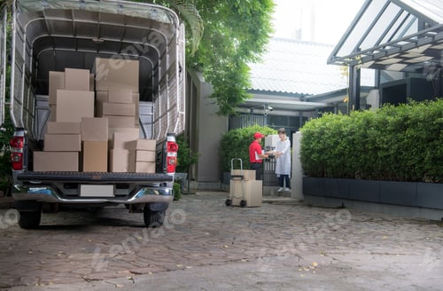 Preview: Delivery Man, Courier