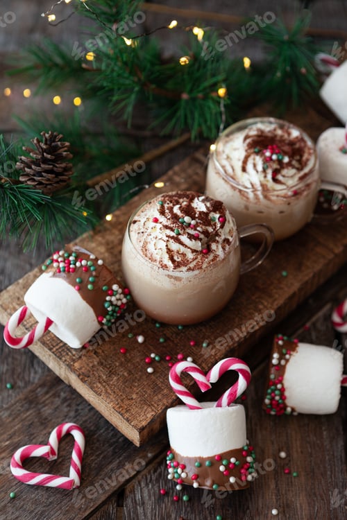 Preview: Hot chocolate with whipped cream