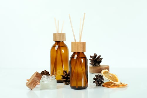 Preview: Diffusers, lemons and cones on white background
