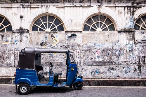 Preview: Photo of a tuk tuk in the Old Town of Galle, a UNESCO World Heritage Site on the South Coast of Sri