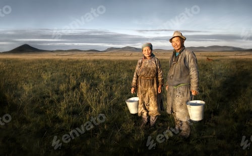 Preview: Mongolian farmers holding basin in the field
