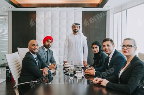 Preview: Business team in Dubai