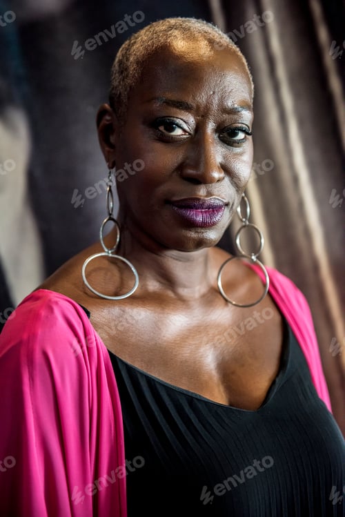 Preview: Portrait of a woman singer