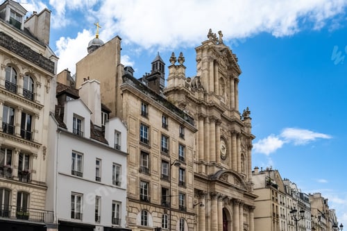 Preview: Paris, typical buildings in the Marais