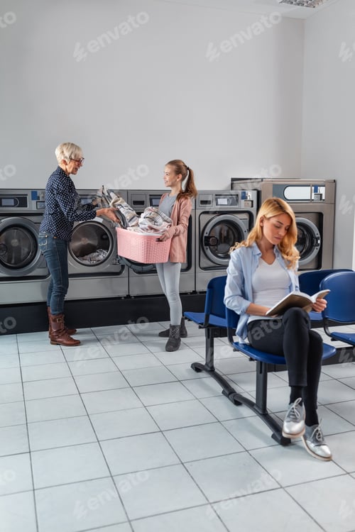 Preview: Getting their laundry done