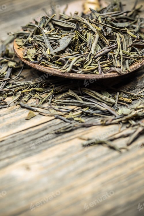 Preview: Dried green tea leaves