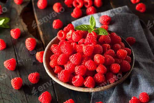 Preview: Fresh Organic Raw Raspberries