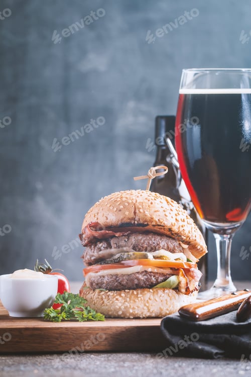 Preview: Hamburger and dark beer in vintage style