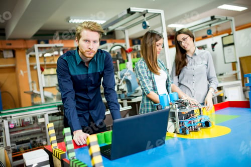 Preview: Young people in the classroom