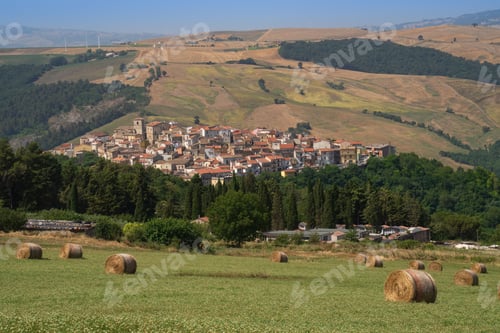 Preview: Country landscape near Volturara Appula, Apulia, Italy