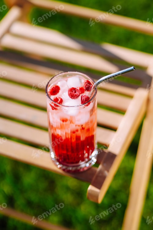 Preview: Summer cocktails. Alcoholic cocktail with ice and citrus fruits.
