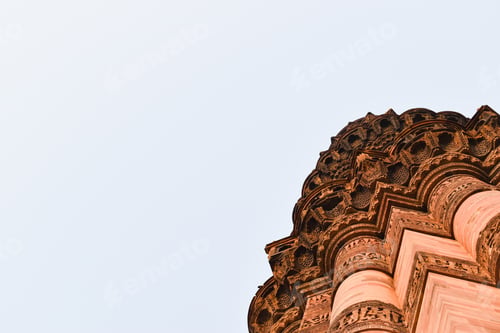 Preview: Beautiful architecture of Qutub Minar against clear sky
