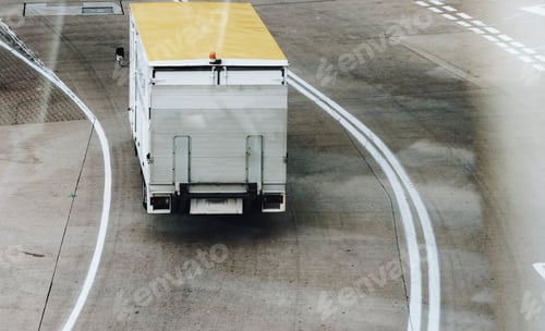 Preview: Truck at an airport