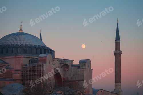 Preview: Full moon above Sultan Ahmet mosque