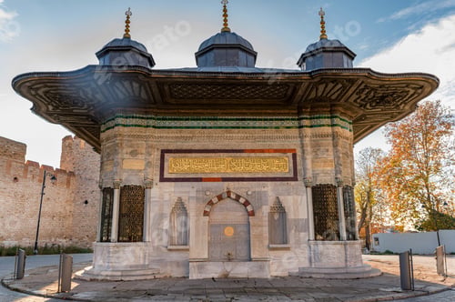 Preview: Close up of Fountain of Sultan Ahmed III of Topkapi Palace in Istanbul Turkey