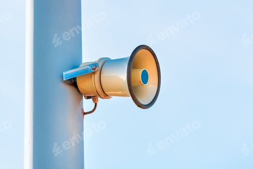 Preview: Street Loudspeaker Megaphone Mounted on the Post