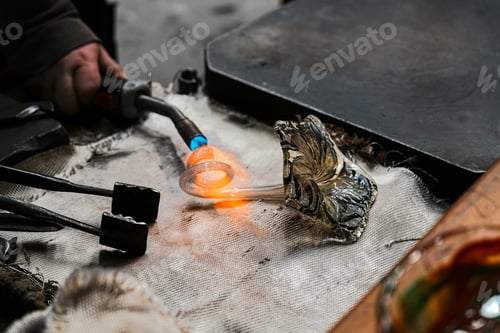 Preview: Art and old craft of glassblowing, hot melted glass