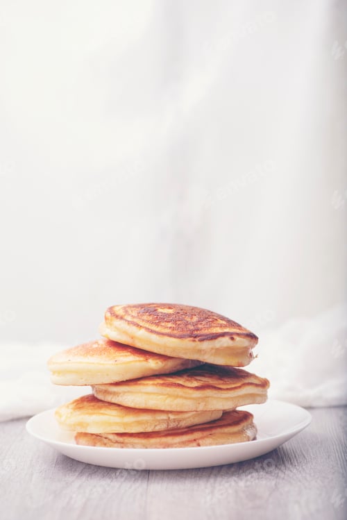Preview: stack of pancake on white background