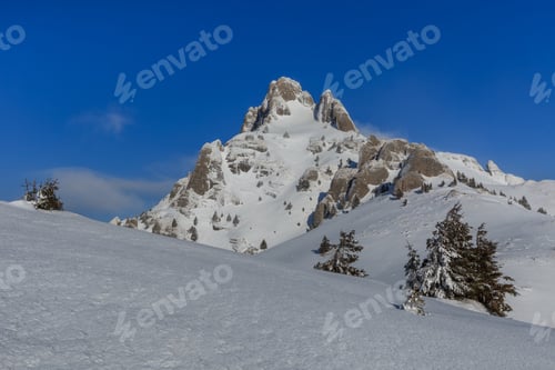 Preview: mountain top in winter