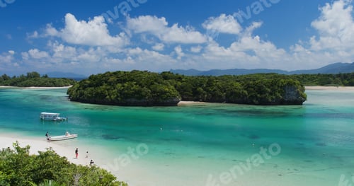 Preview: Ishigaki, Japan, 01 October 2018:-Kabira Bay in ishigaki island