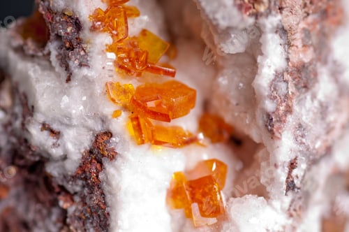Preview: wulfenite mineral sample