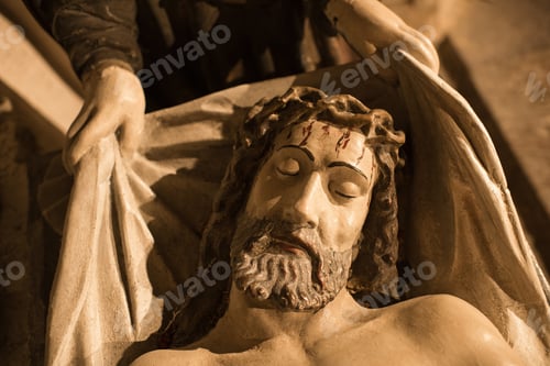 Preview: Statue of Jesus Christ lying in the shroud