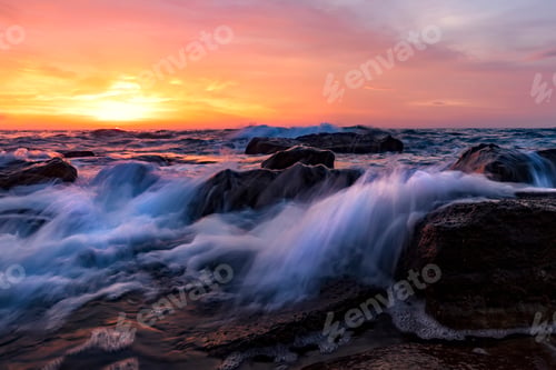 Preview: Splash of seawater