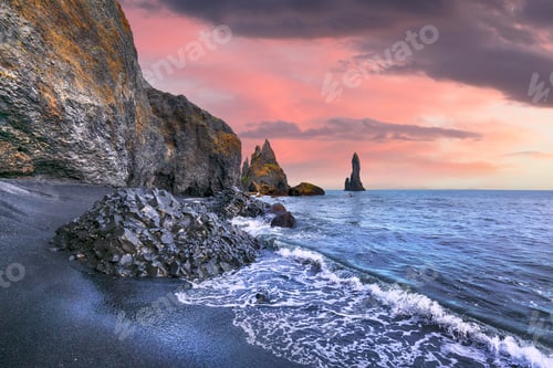 Preview: Impressive landscape with basalt rock formations Troll Toes on Black beach Reynisfjara