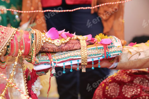 Preview: Indian wedding Bride and Groom Hast Melap