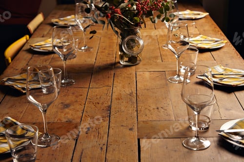 Preview: Serving dinner table set