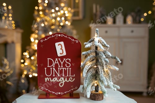 Preview: 3 Days until Christmas, red countdown board surrounded by winter seasonal decoration