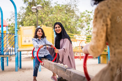 Preview: Happy family in Dubai