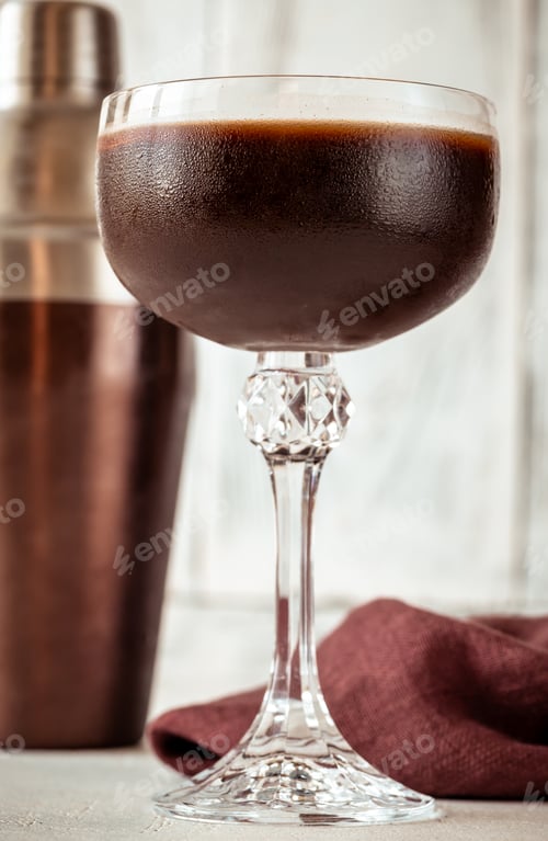 Preview: Elegant Glass with Dark Brown Cocktail Drink