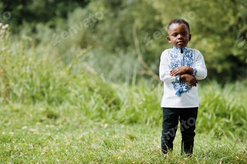 Preview: African family in traditional clothes